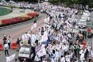 Kawal Independensi Hakim, Massa Aksi Simpatik Bergerak ke PN Jakarta Utara 